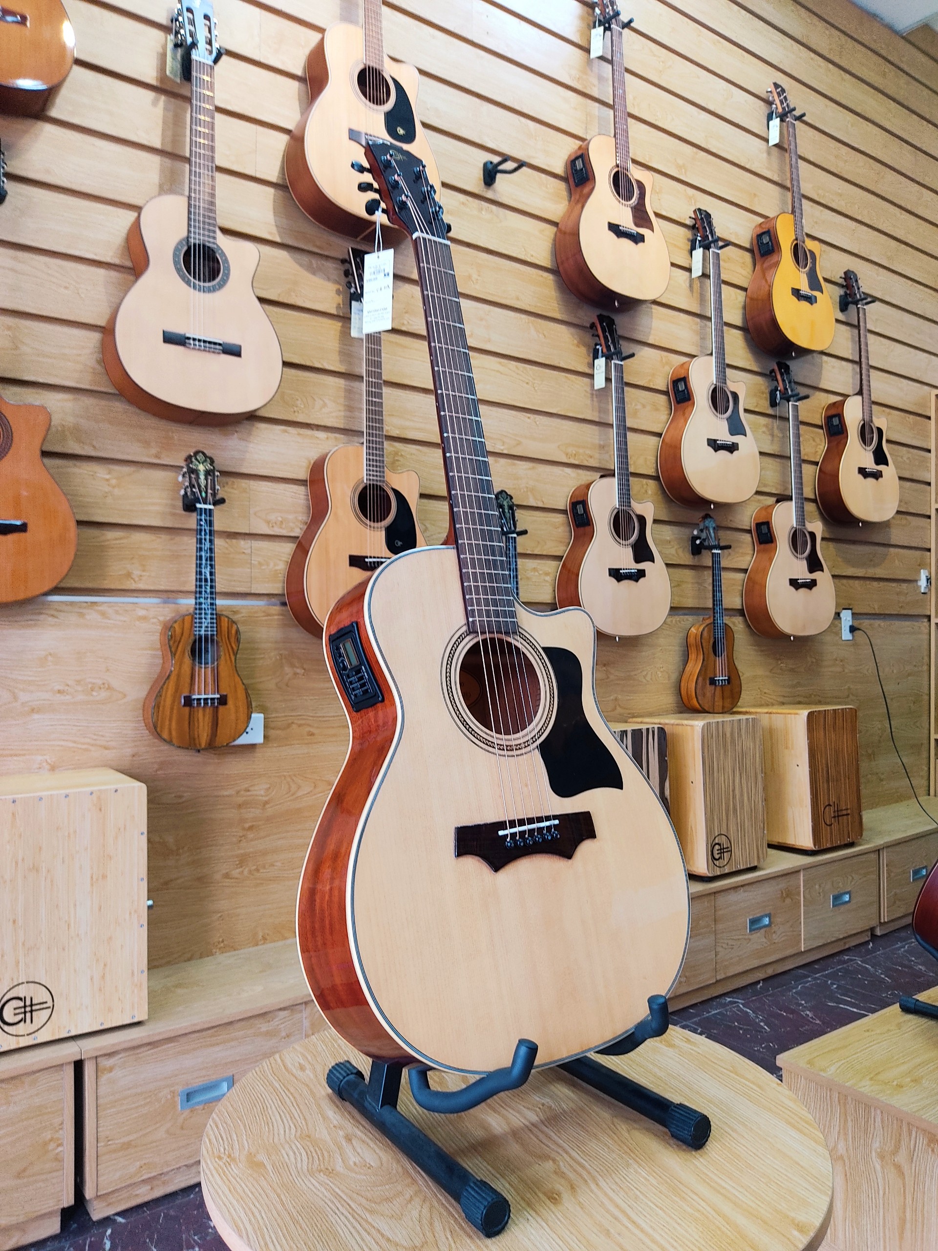 Đàn guitar acoustic C#11A Đàn guitar acoustic C#11A
