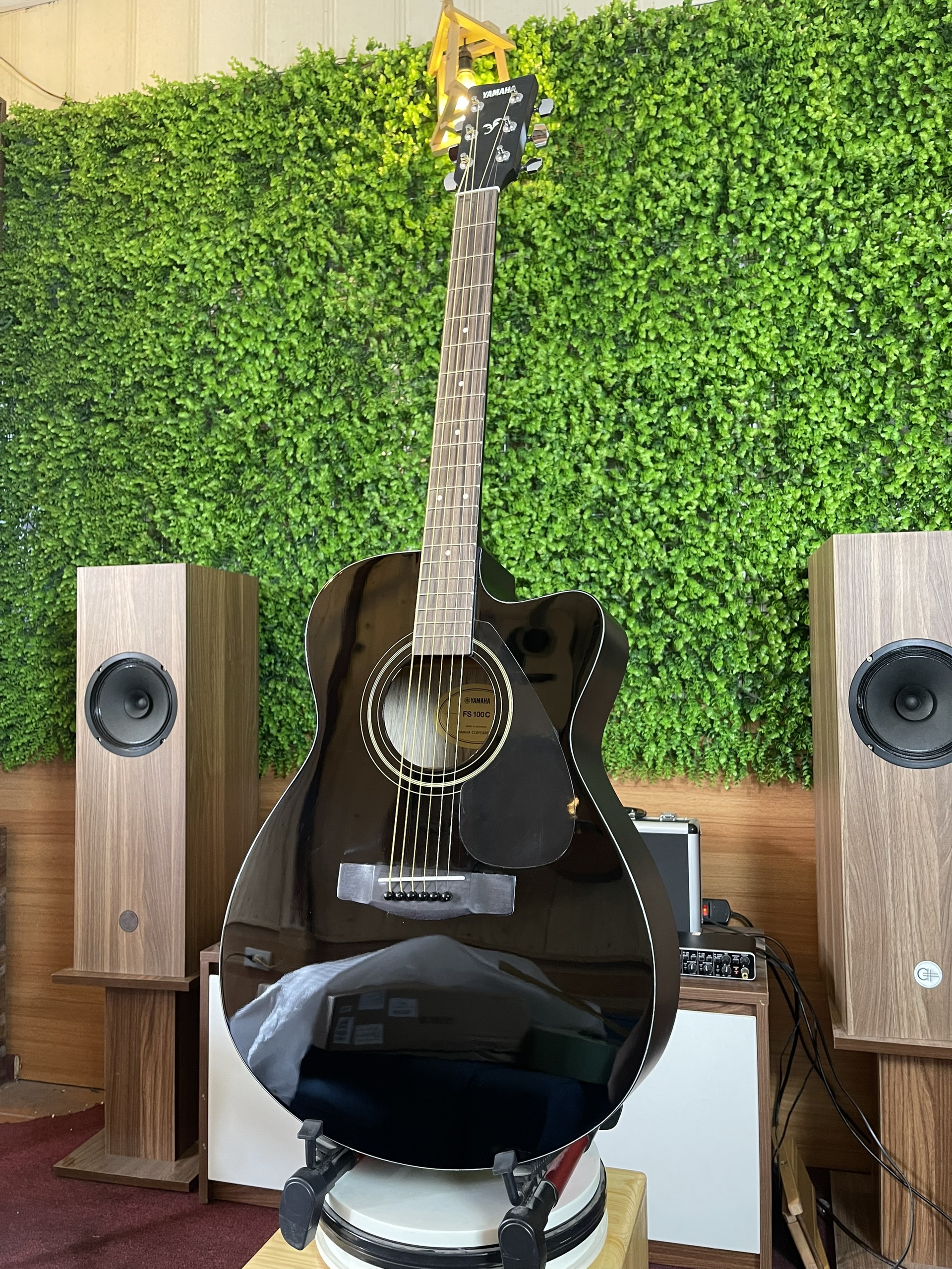Đàn Guitar Acoustic Yamaha FS100C Black (Màu đen) Hàng chính hãng Đàn Guitar Acoustic Yamaha FS100C Black (Màu đen) Hàng chính hãng