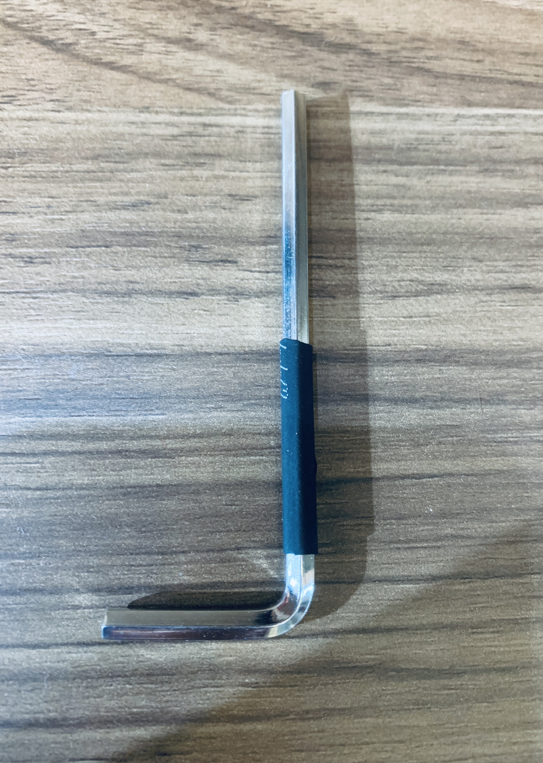 Lục giác chỉnh cần có miếng đệm cao su chống xước dây đàn Lục giác chỉnh cần có miếng đệm cao su chống xước dây đàn