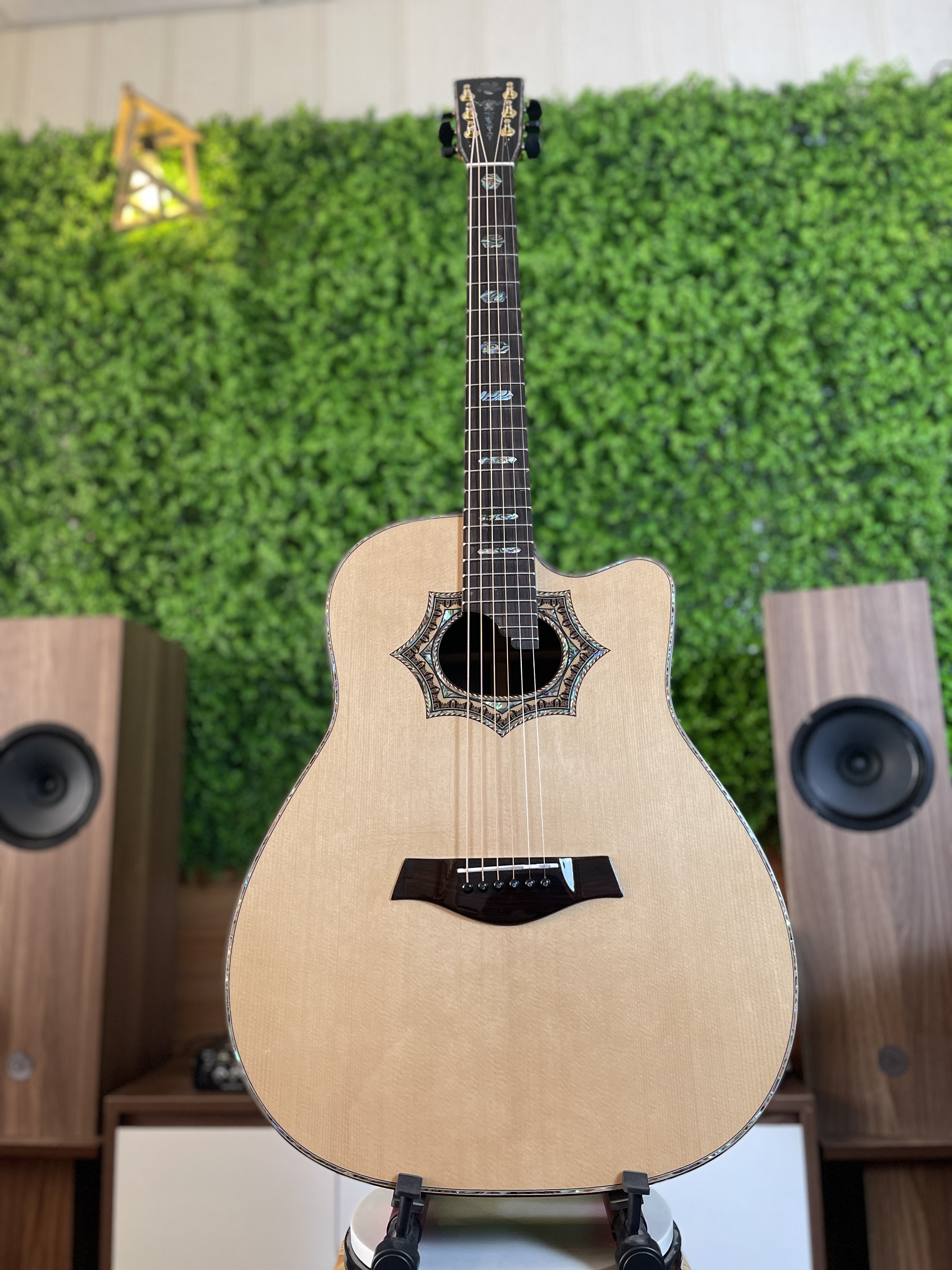 Đàn Guitar Handmade Custom OV2022